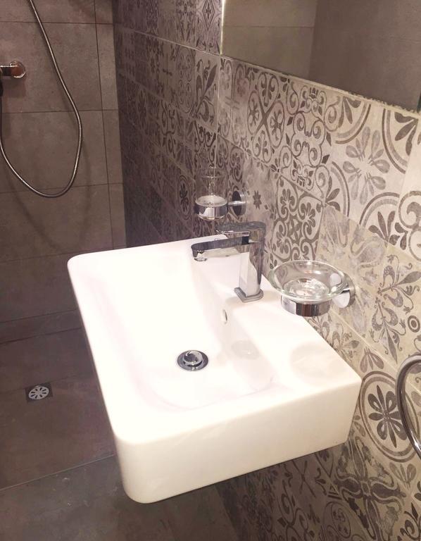Luciano Valletta Studio - Self Catering Exterior foto
